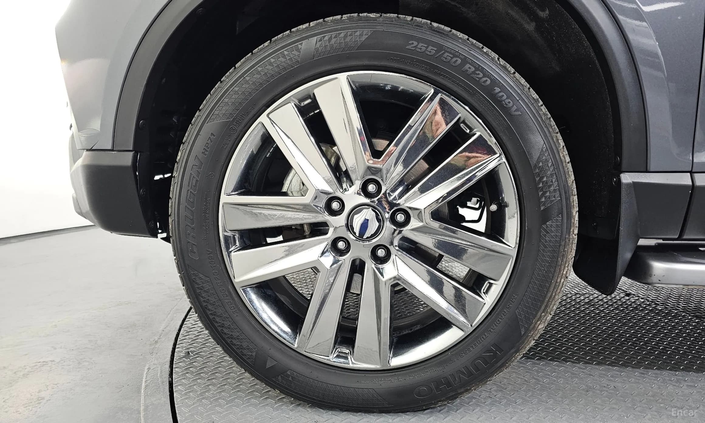 Rexton Sports Khan
