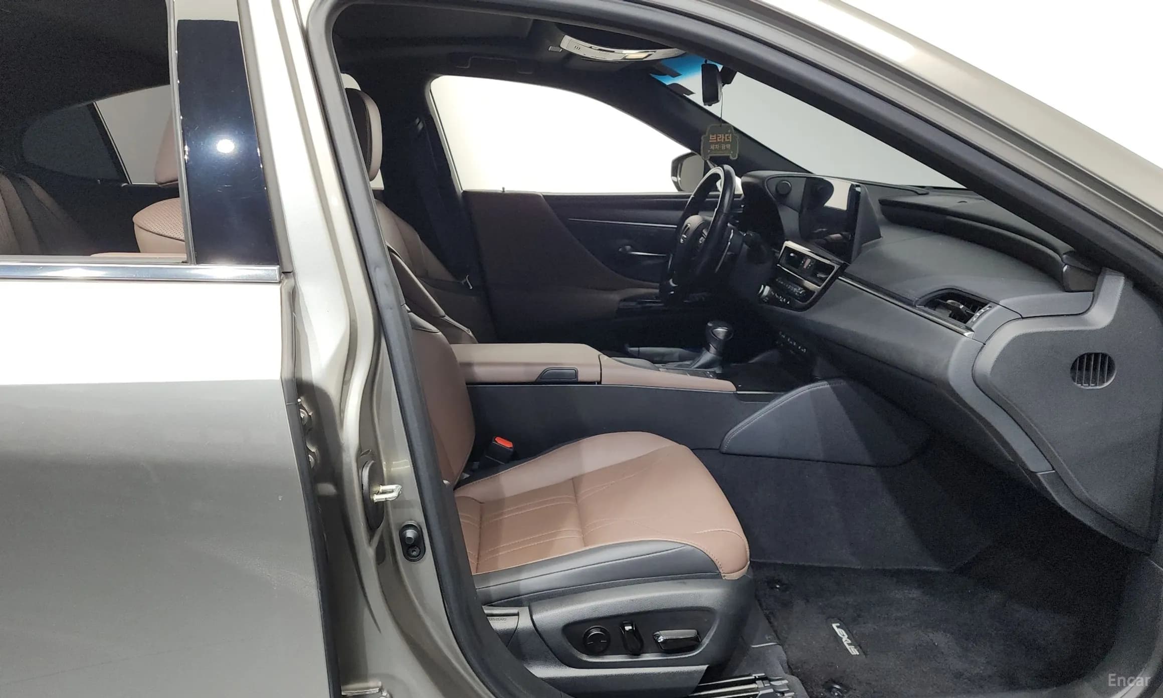 ES300h 7th Generation