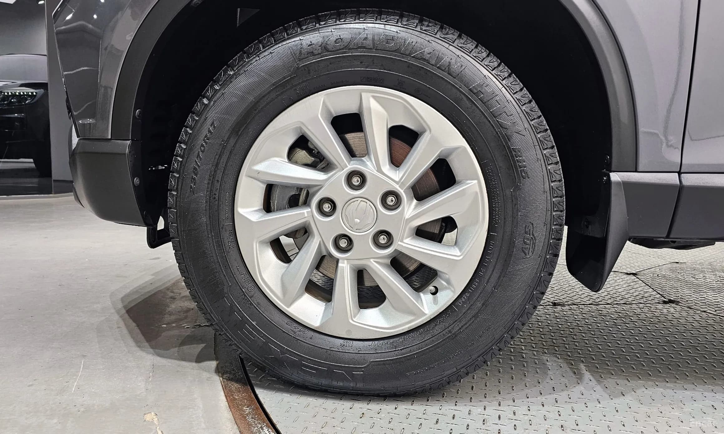 Rexton Sports Khan