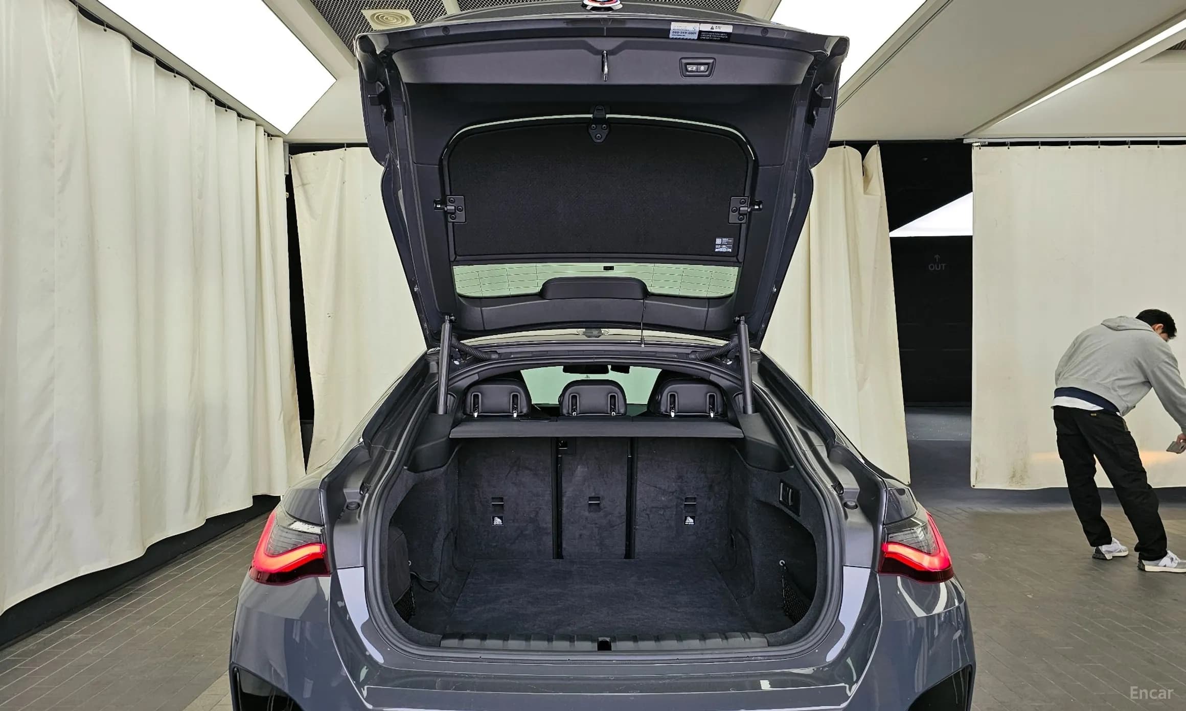 i4