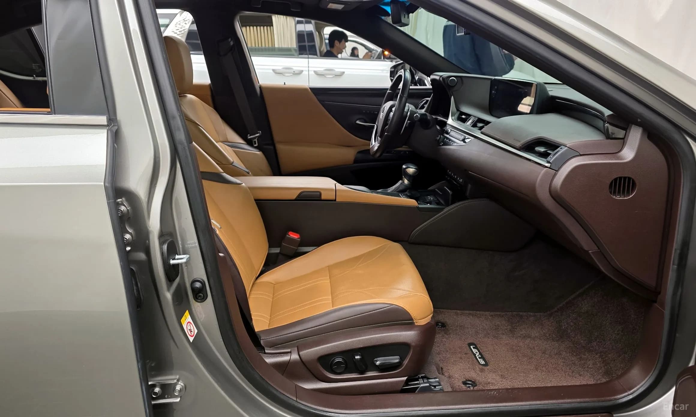 ES300h 7th Generation