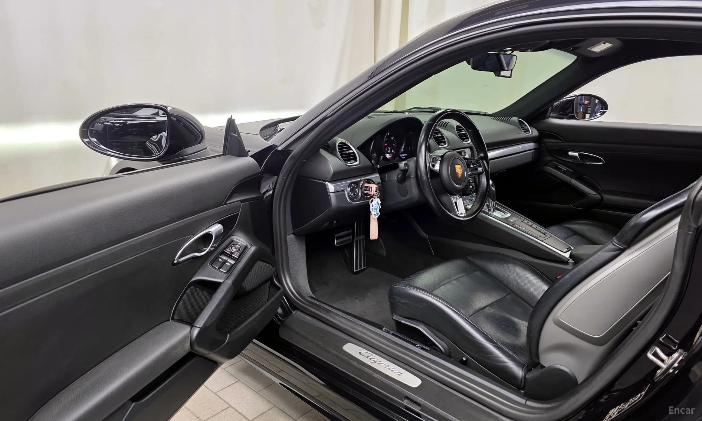 718 Cayman