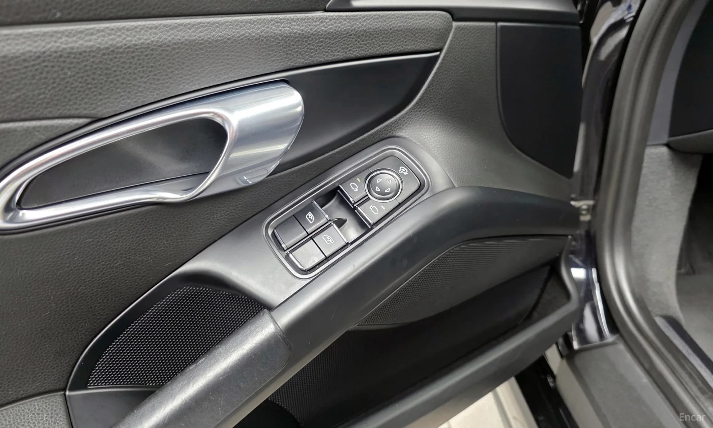 718 Cayman