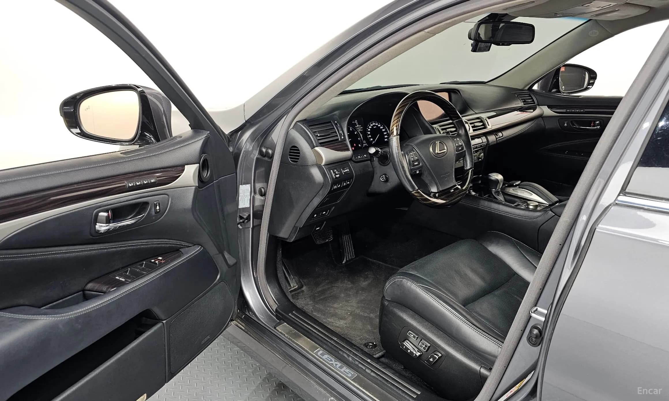 LS460