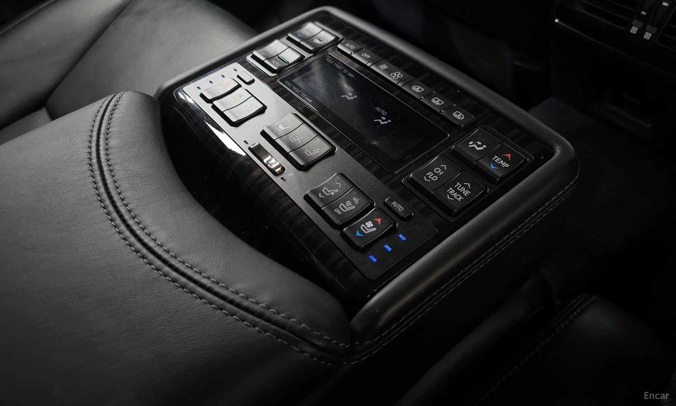 LS460