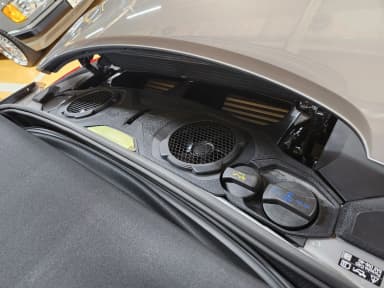 911 (992)