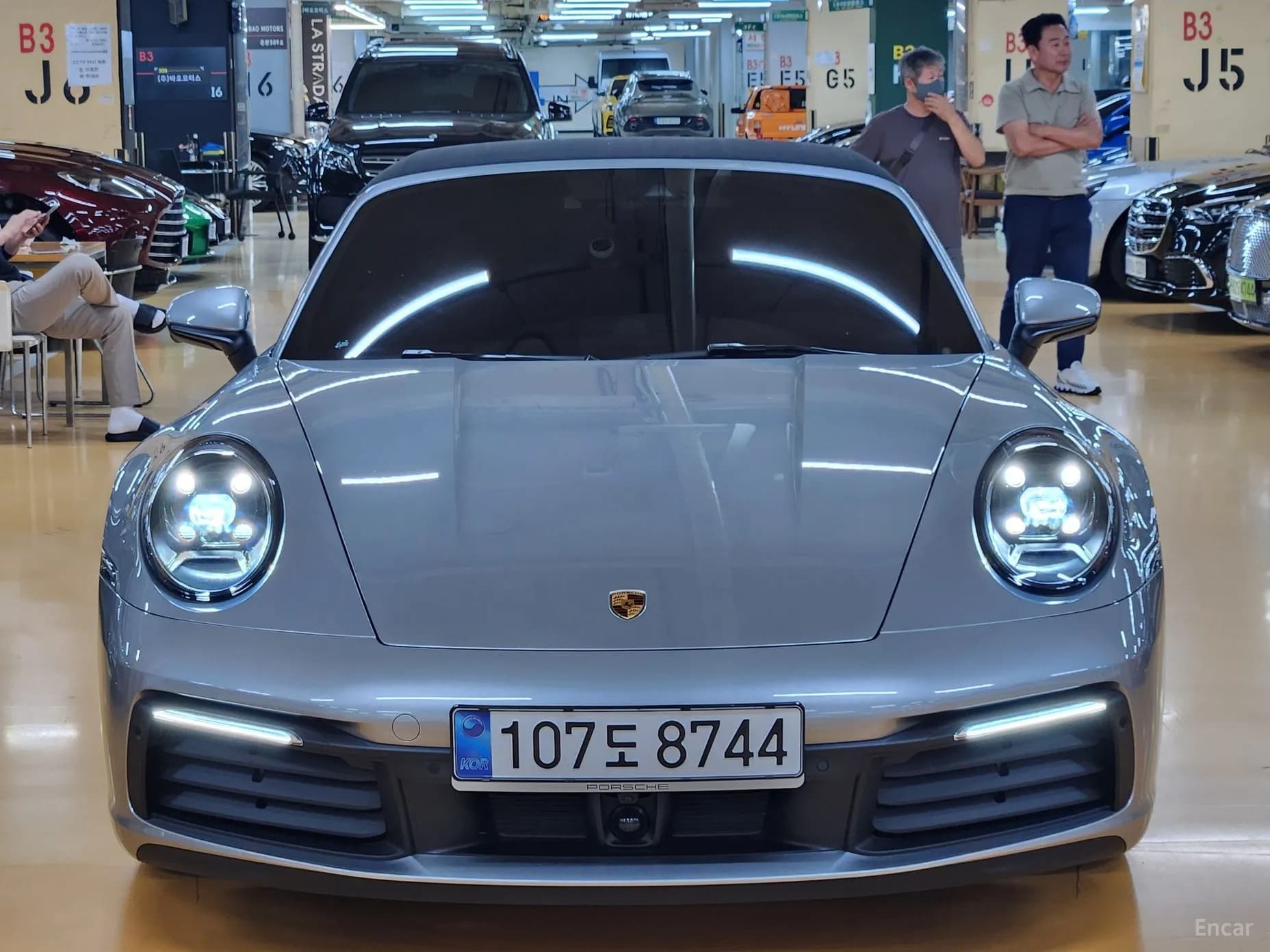911 (992)