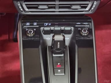 911 (992)