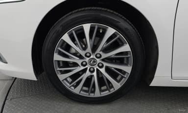 ES300h 7th Generation