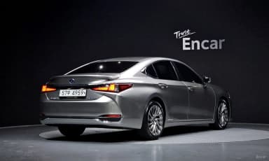 ES300h 7th Generation