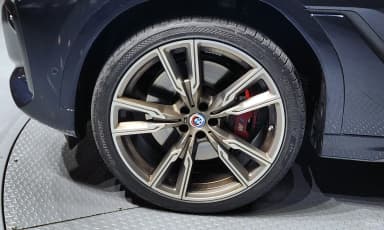 X6 (G06)