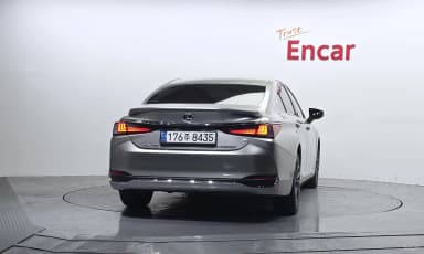 ES300h 7th Generation