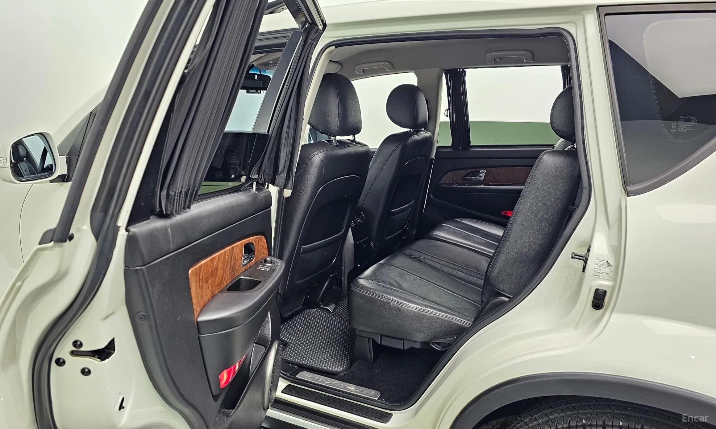 Rexton W