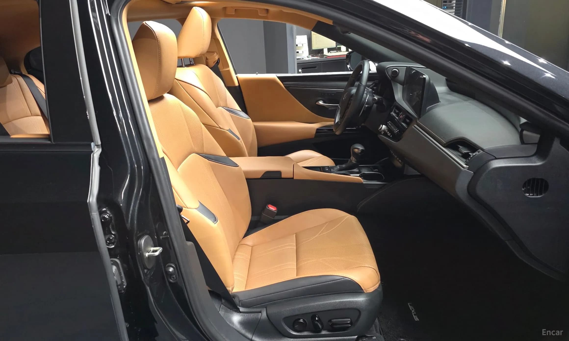 ES300h 7th Generation