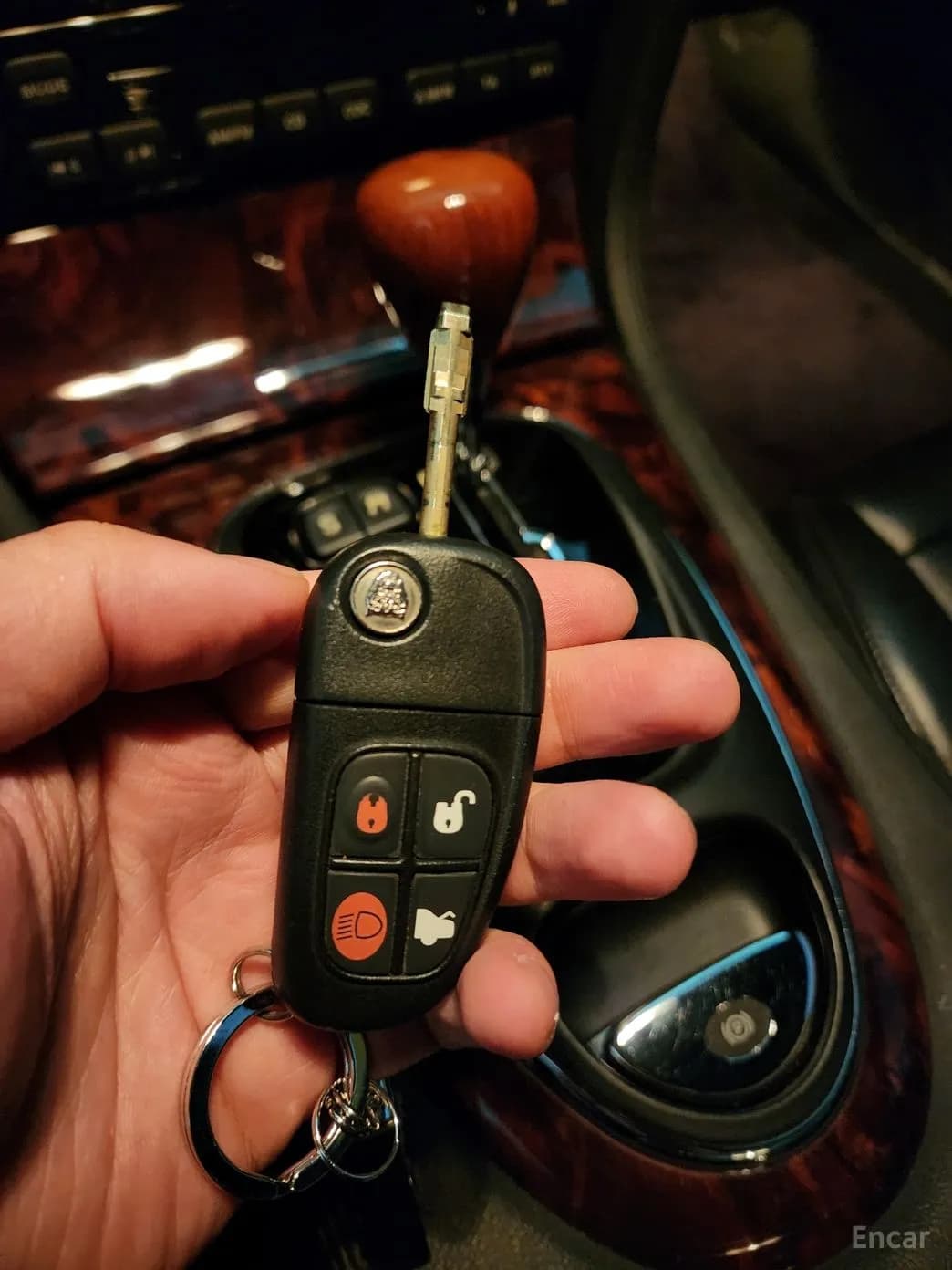 XJ-8