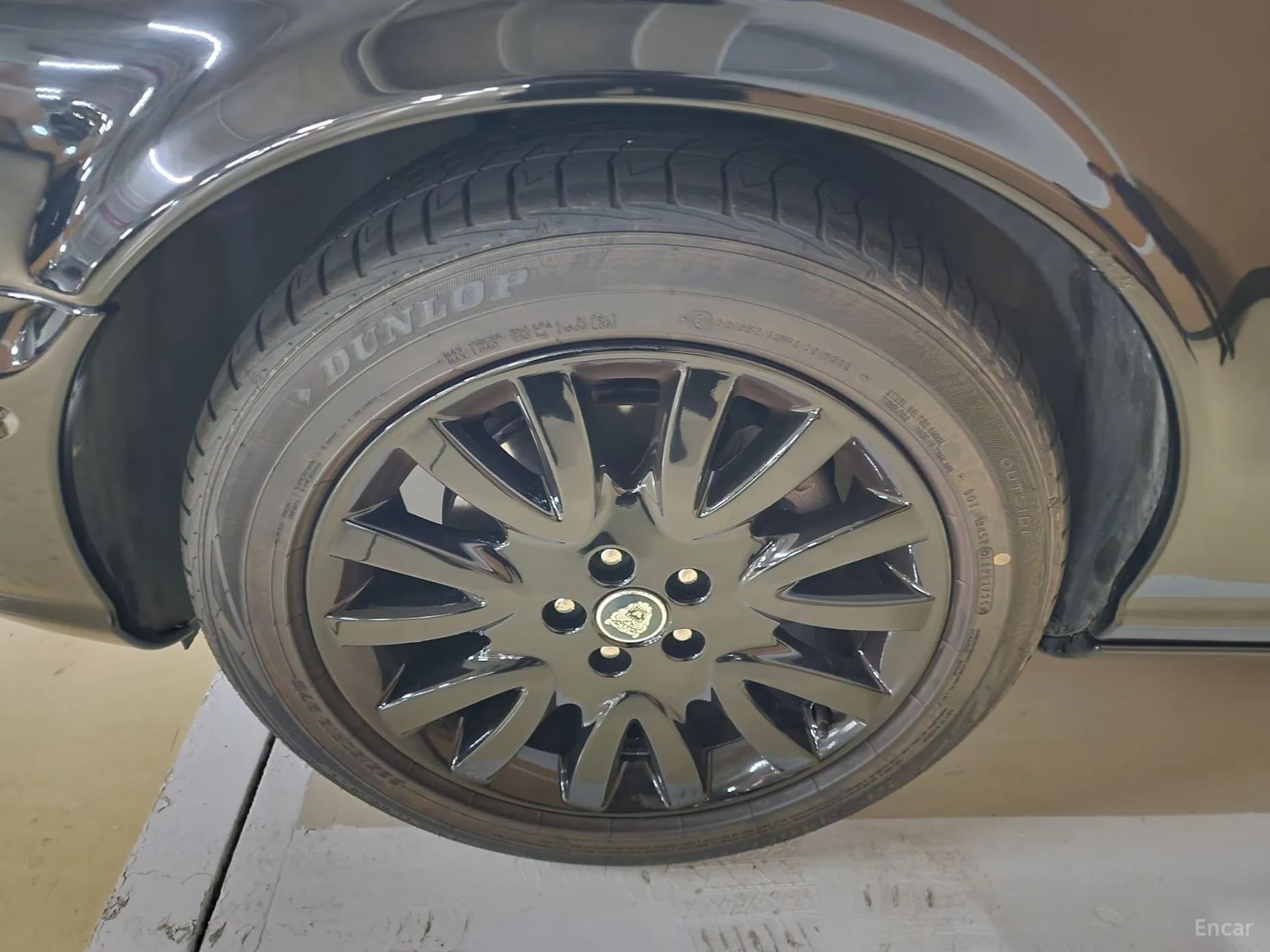 XJ-8