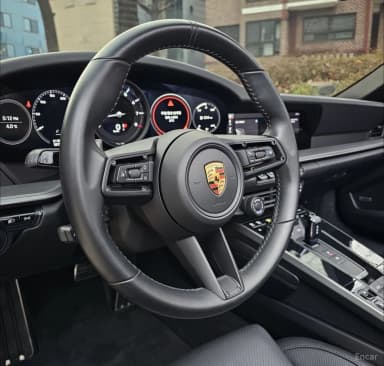 911 (992)