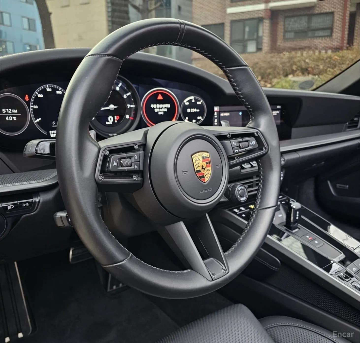 911 (992)