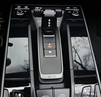 911 (992)