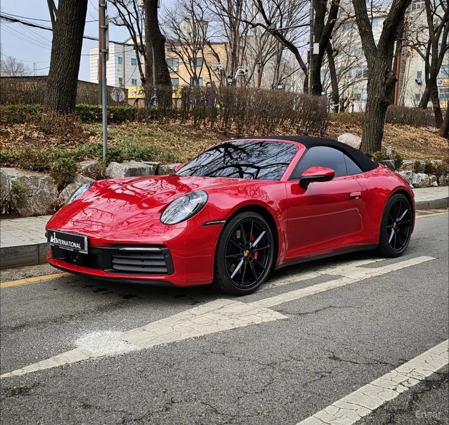 911 (992)