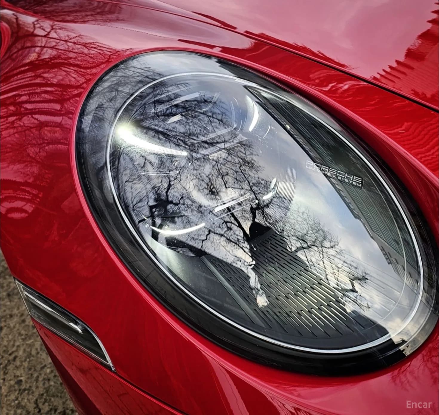 911 (992)