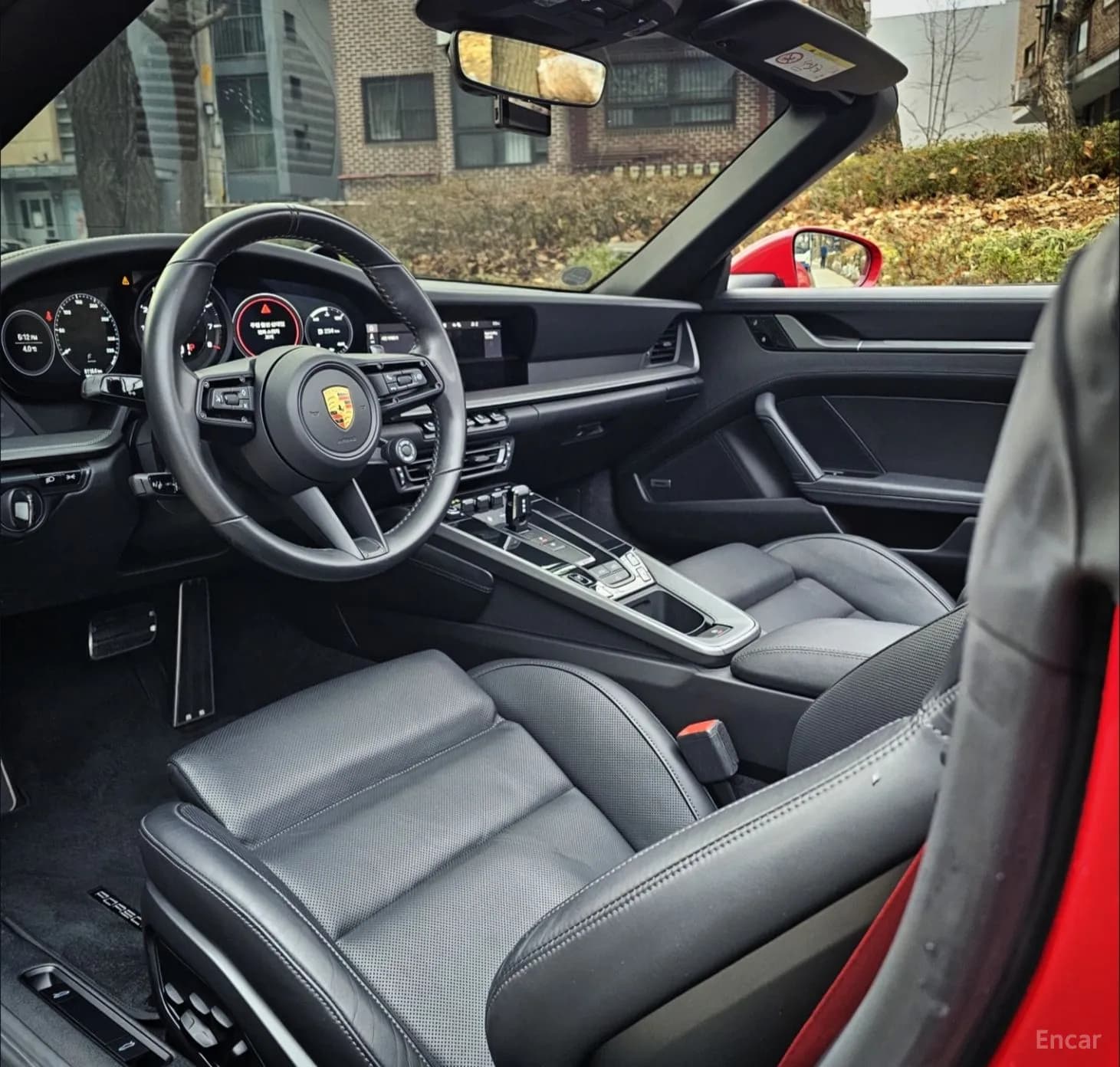 911 (992)