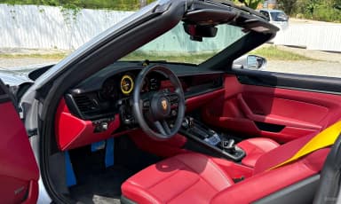 911 (992)