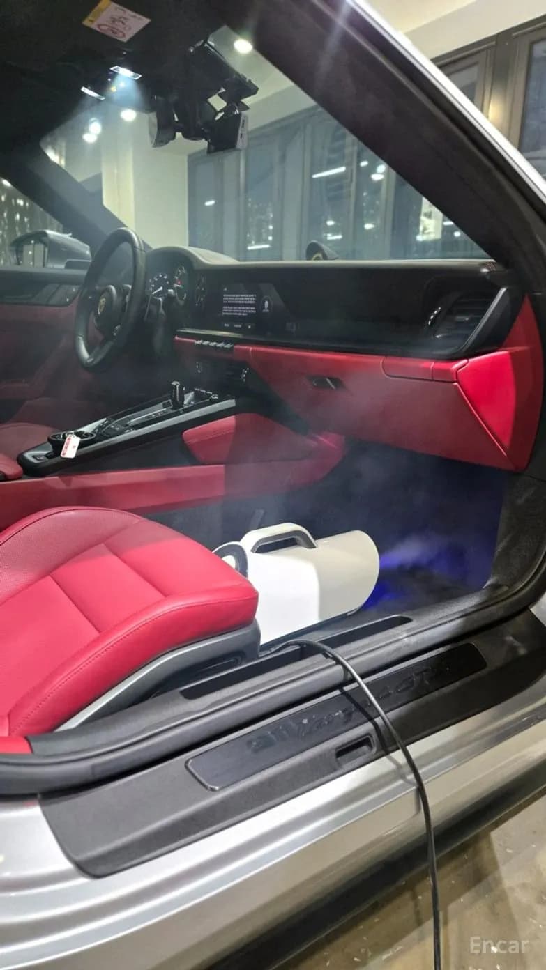 911 (992)