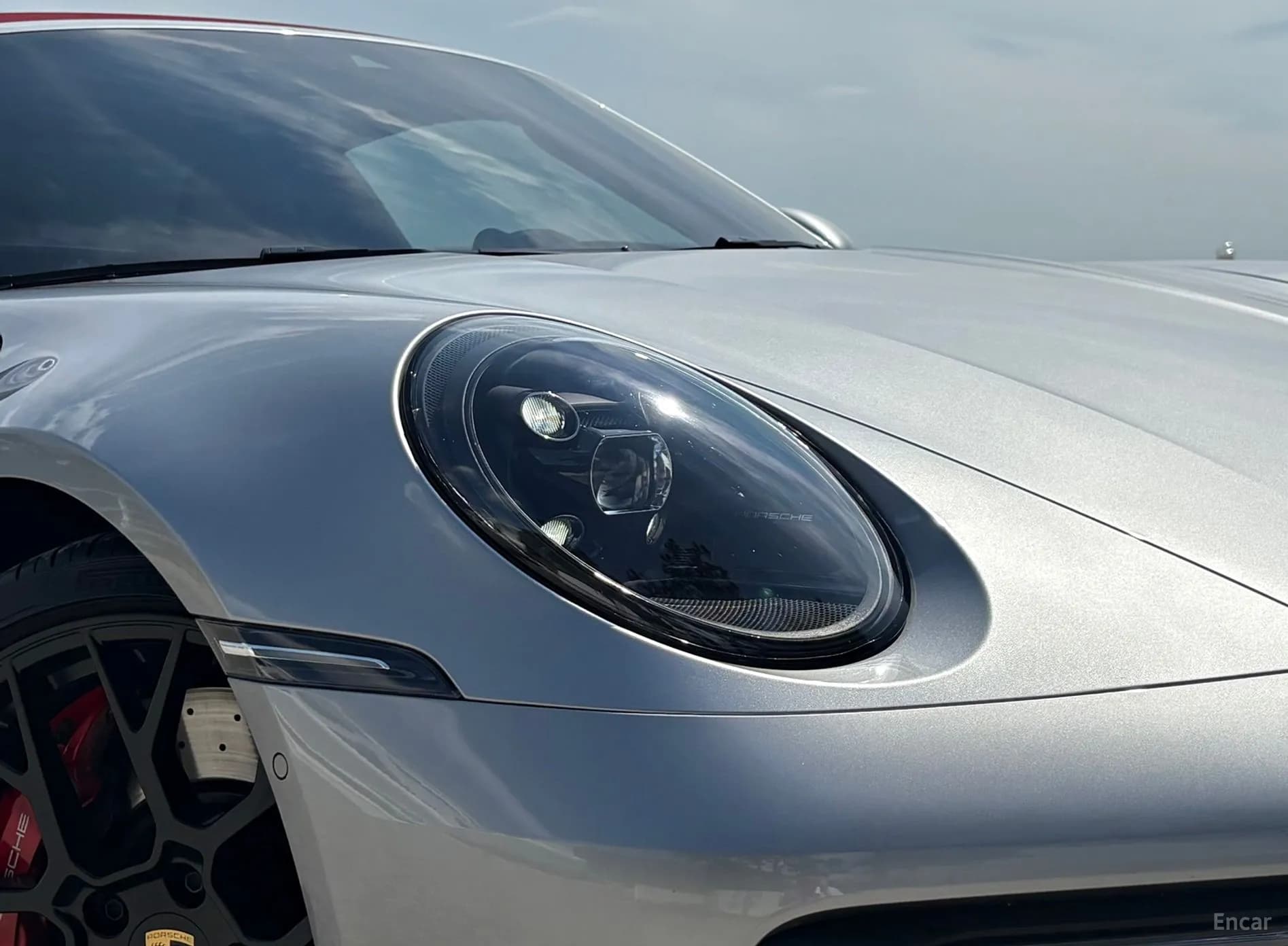 911 (992)