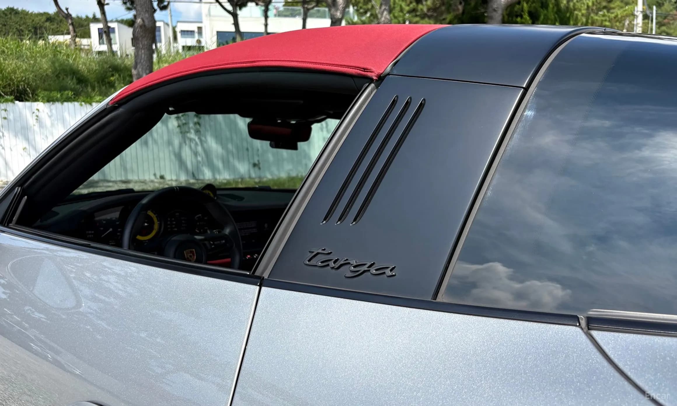 911 (992)