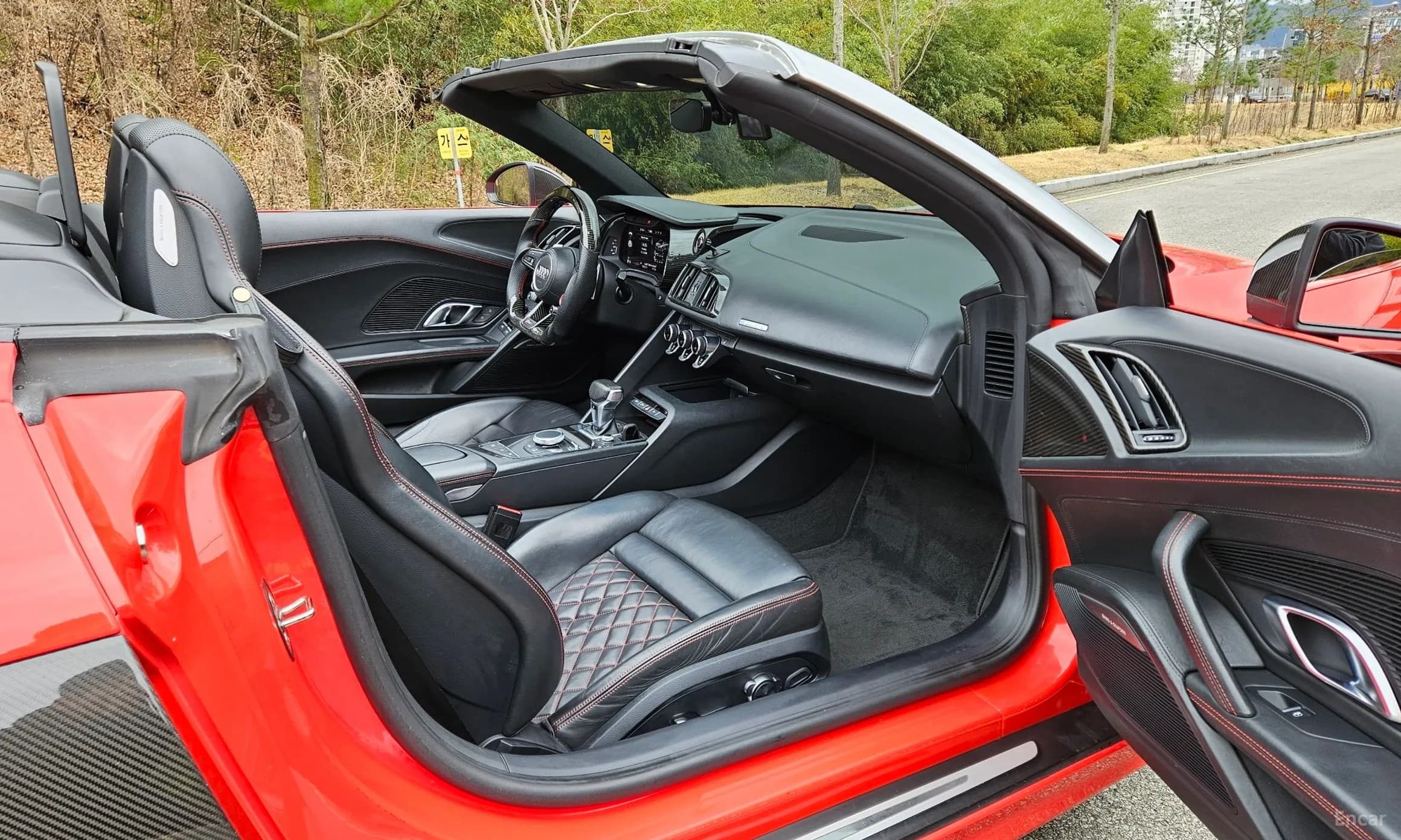 R8 (4S)