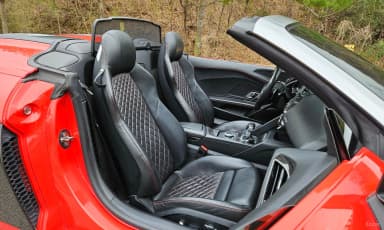 R8 (4S)