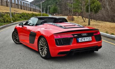 R8 (4S)