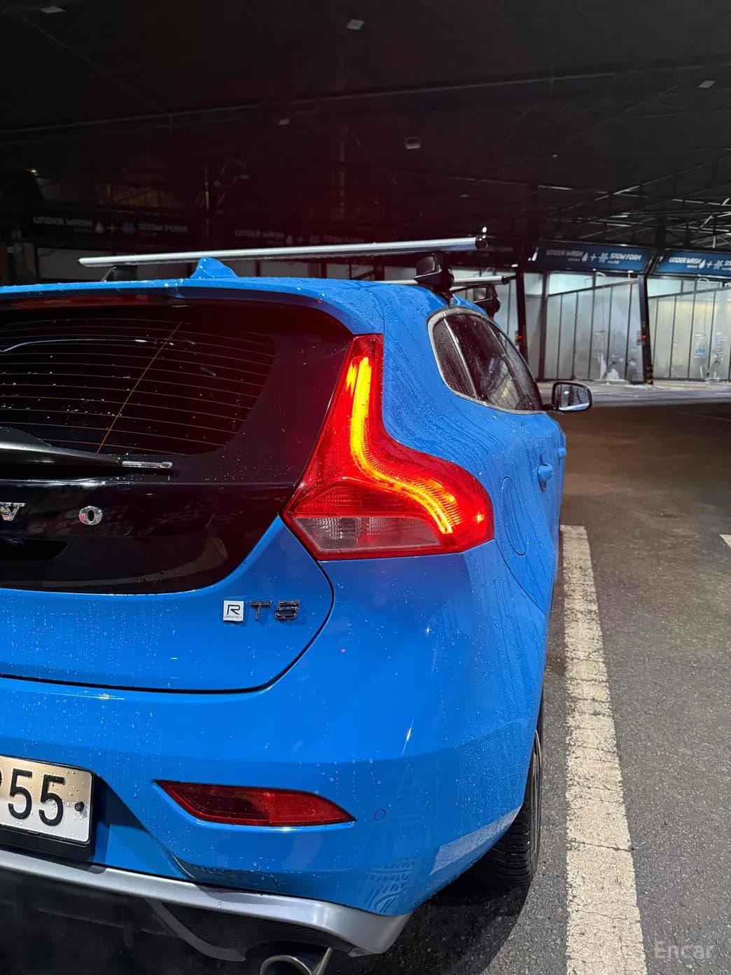 V40