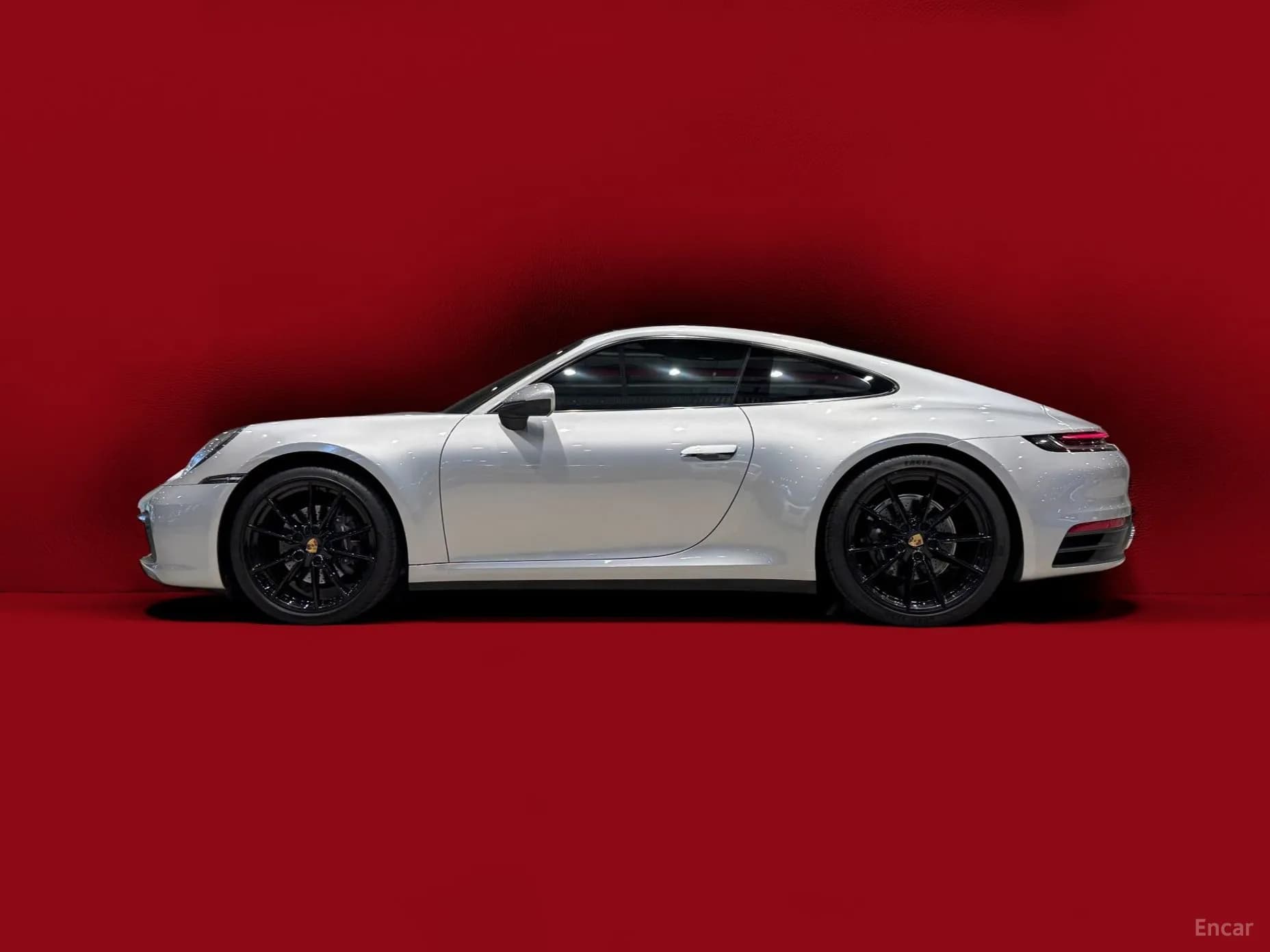 911 (992)