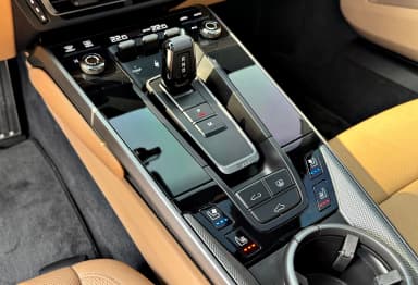 911 (992)