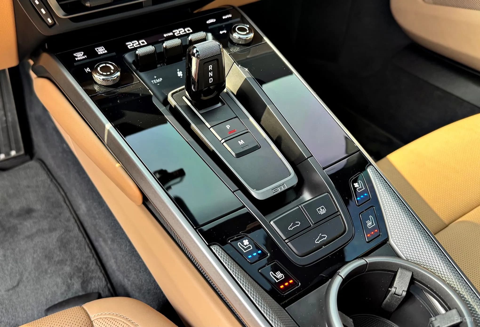 911 (992)