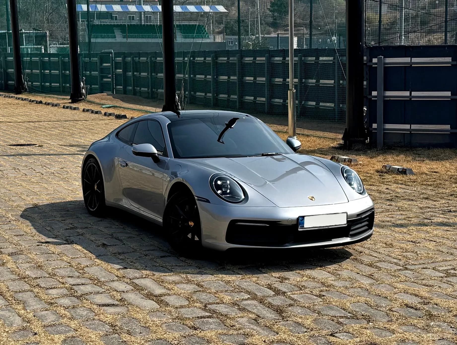 911 (992)