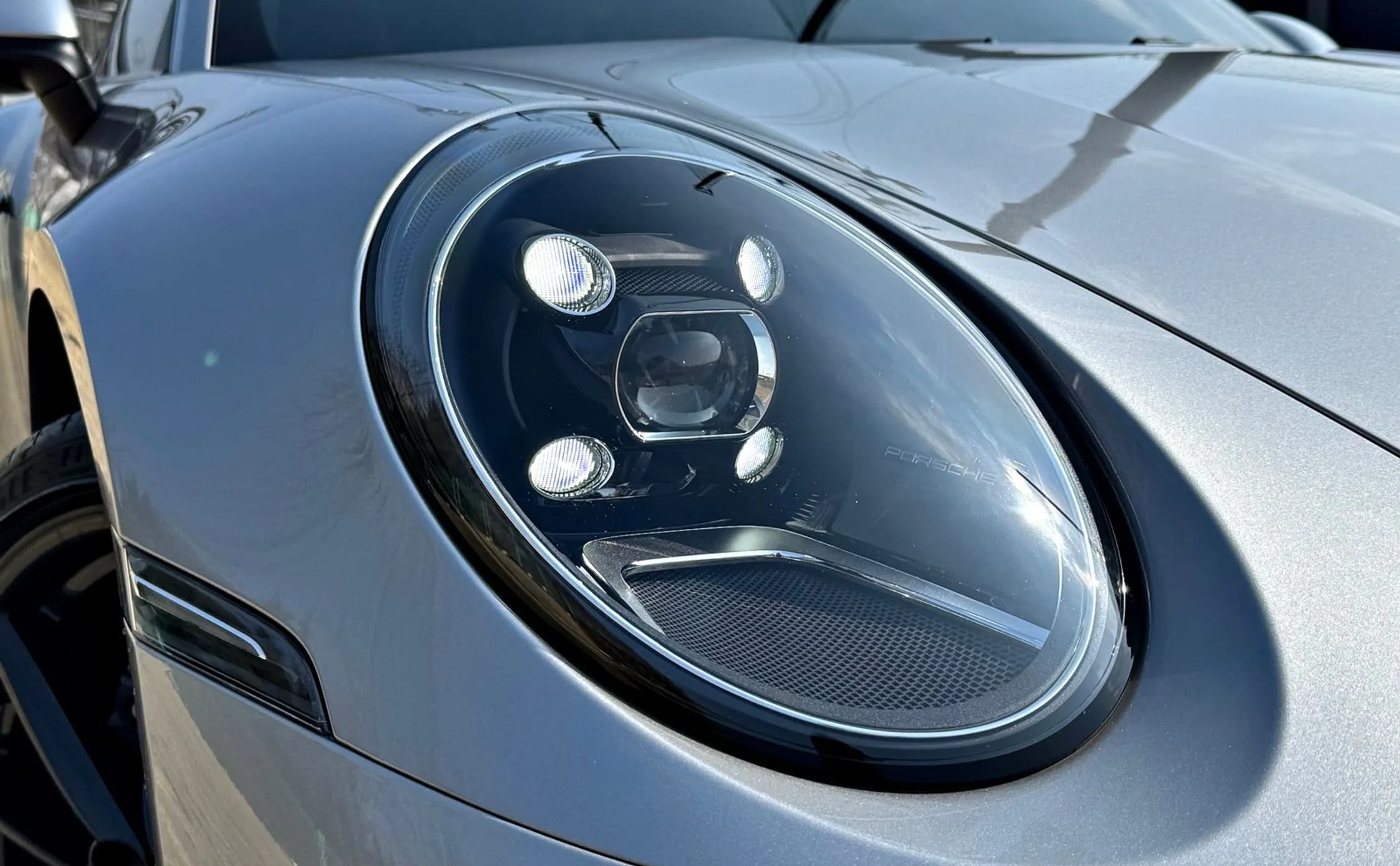 911 (992)