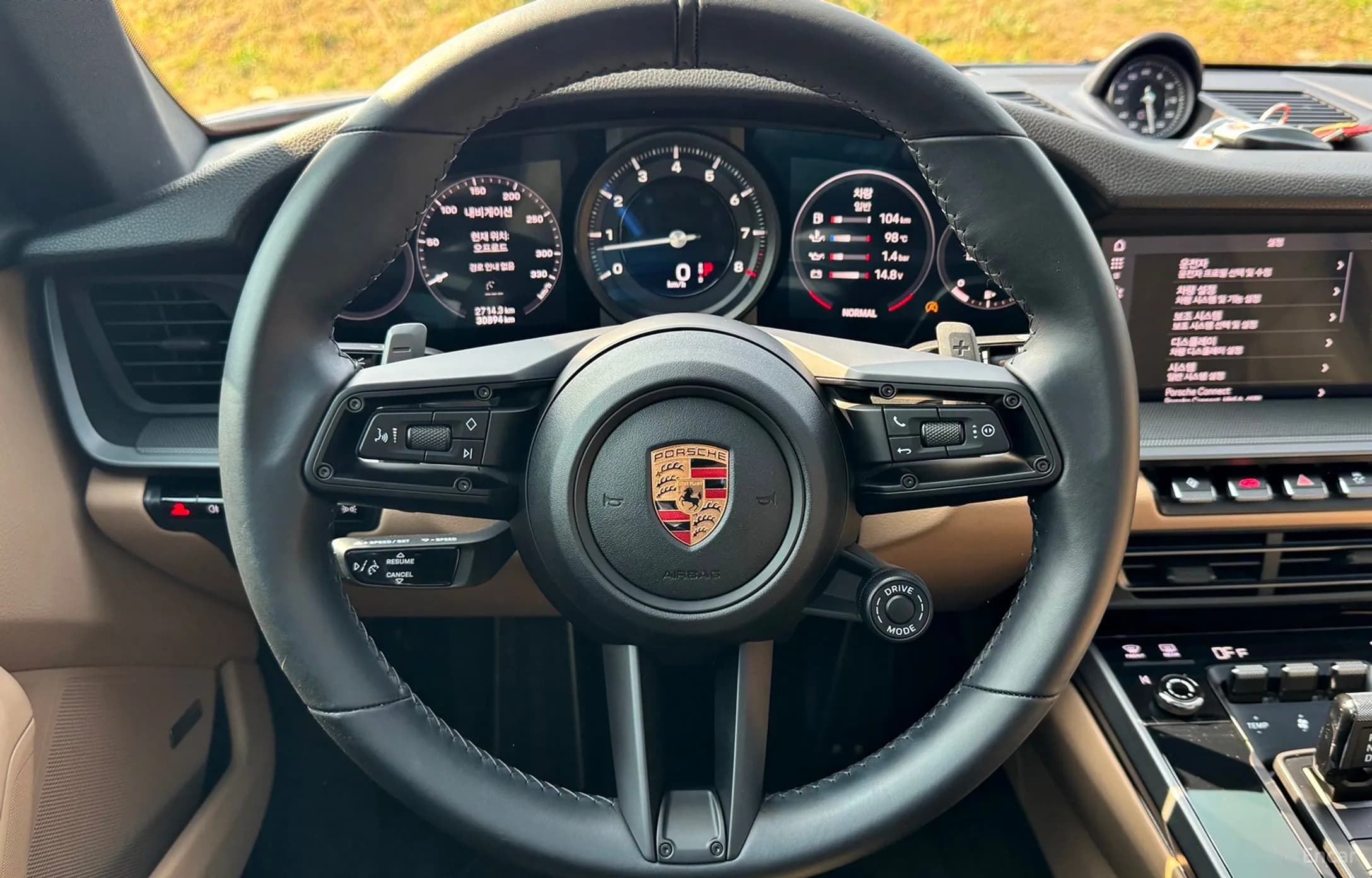 911 (992)