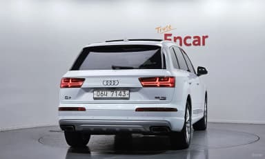Q7 (4M)