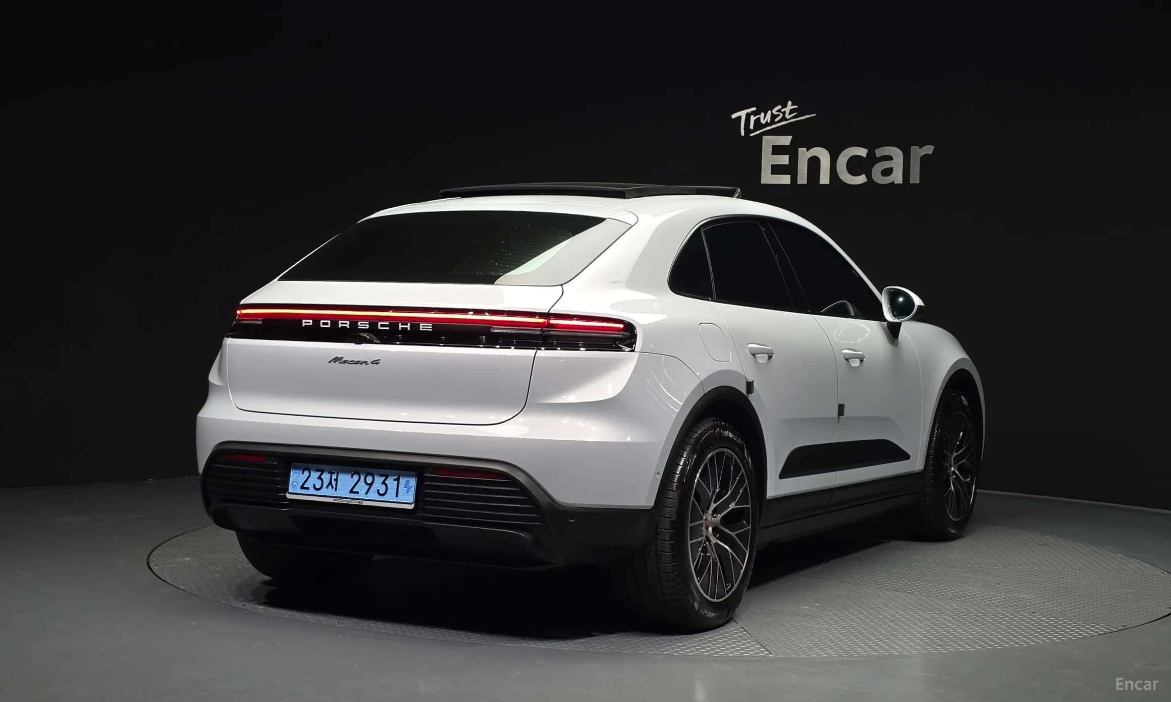 Macan EV