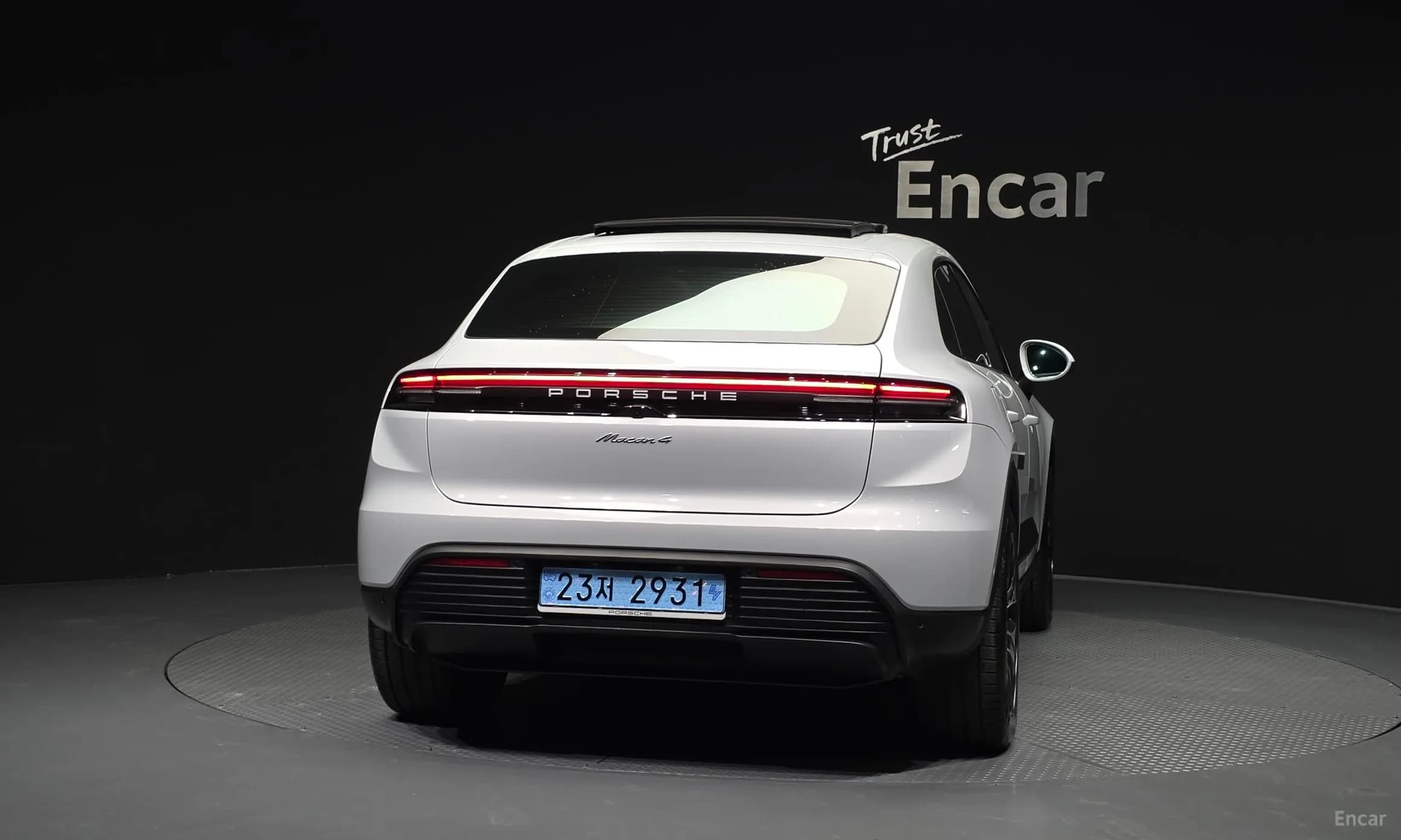 Macan EV