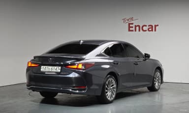 ES300h 7th Generation