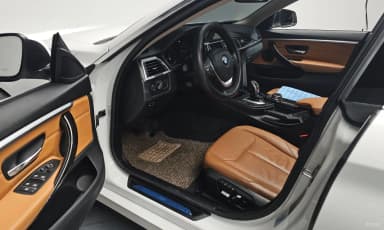 Series 4 (F32)