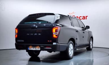 Rexton Sports Khan
