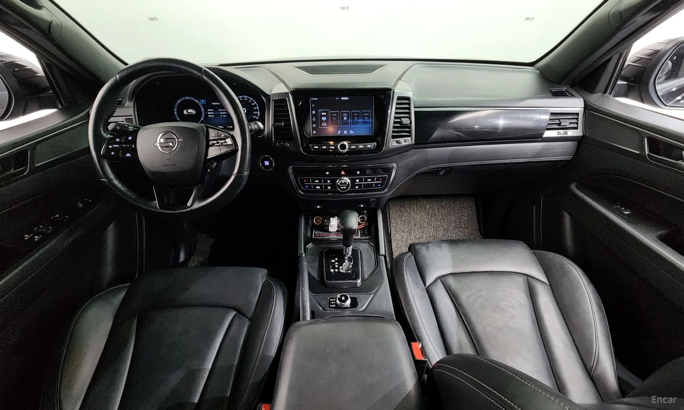 Rexton Sports Khan
