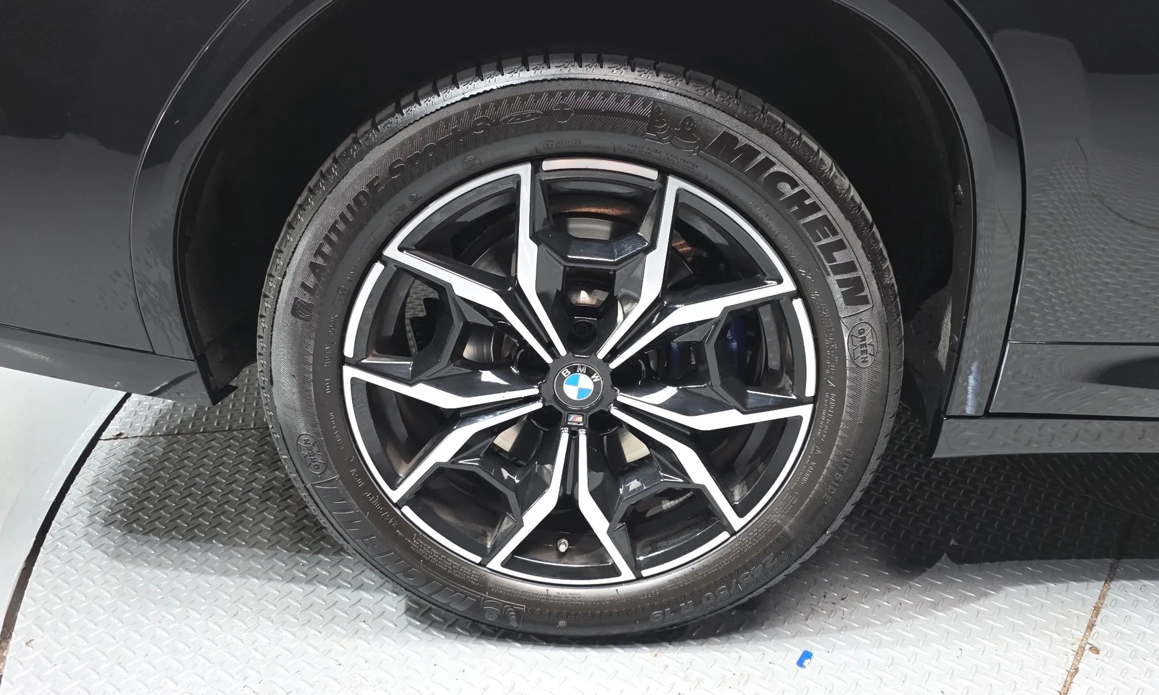 X4 (G02)