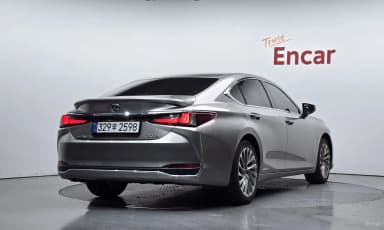 ES300h 7th Generation