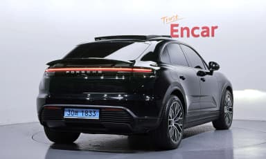 Macan EV